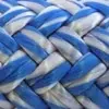 Une photo d'un cordage bleu et blanc