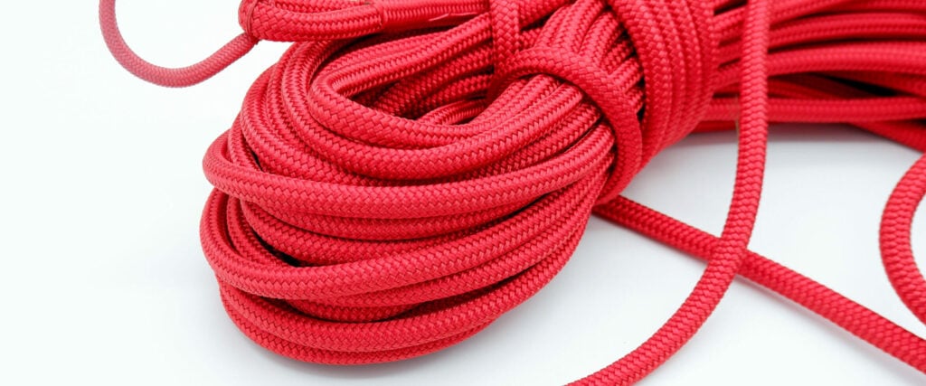 Red ready-to-use spliced rope with a soft shackle