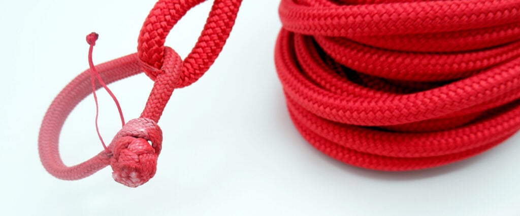 Red messenger line termination with a soft shackle